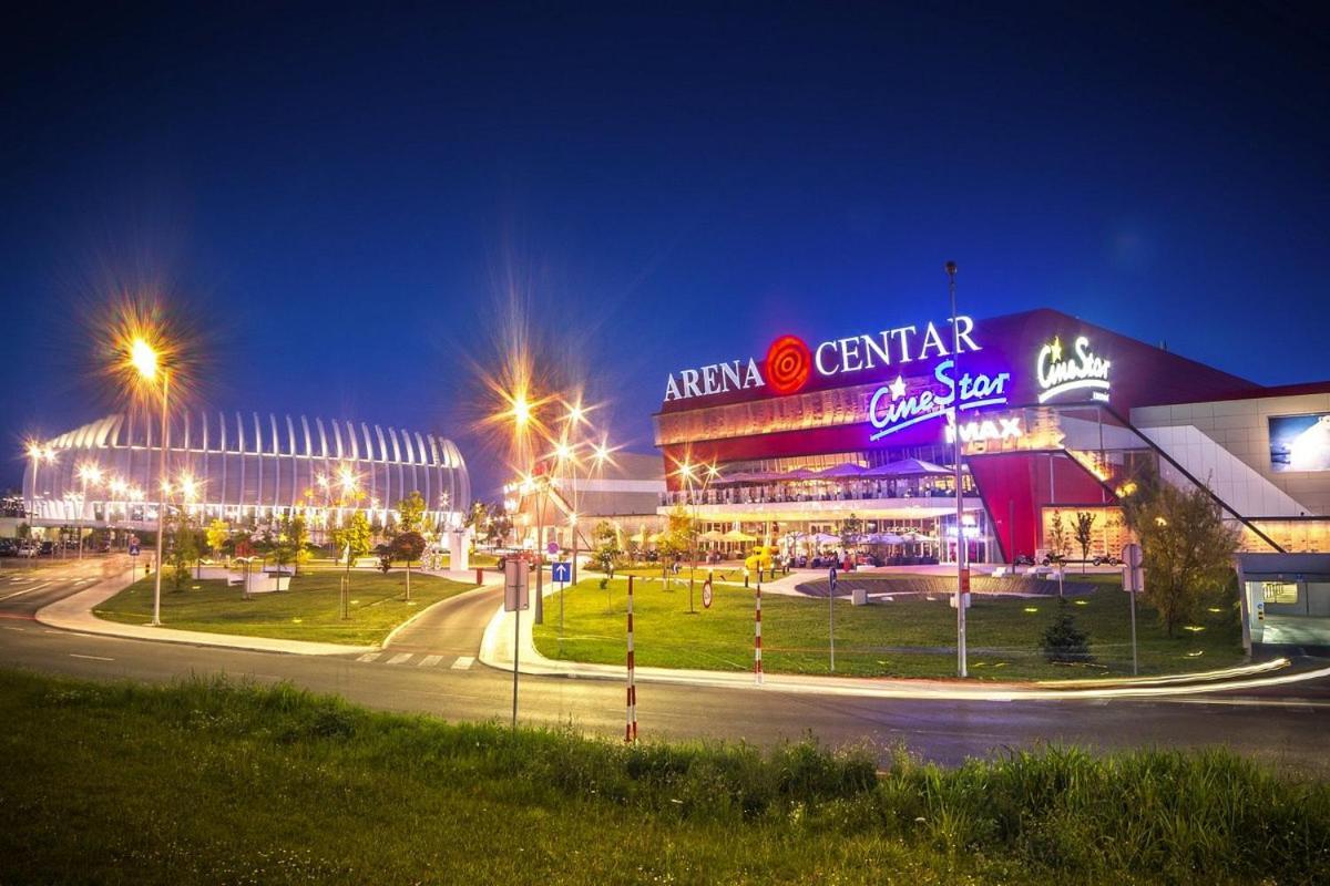 Delux Apartment La Arena With Private Garage Zagreb Luaran gambar