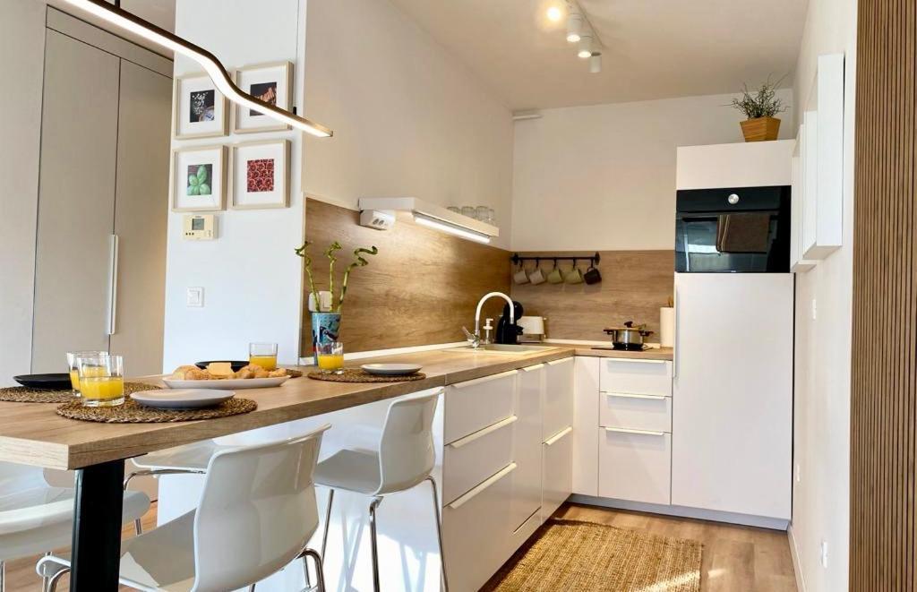 Delux Apartment La Arena With Private Garage Zagreb Luaran gambar