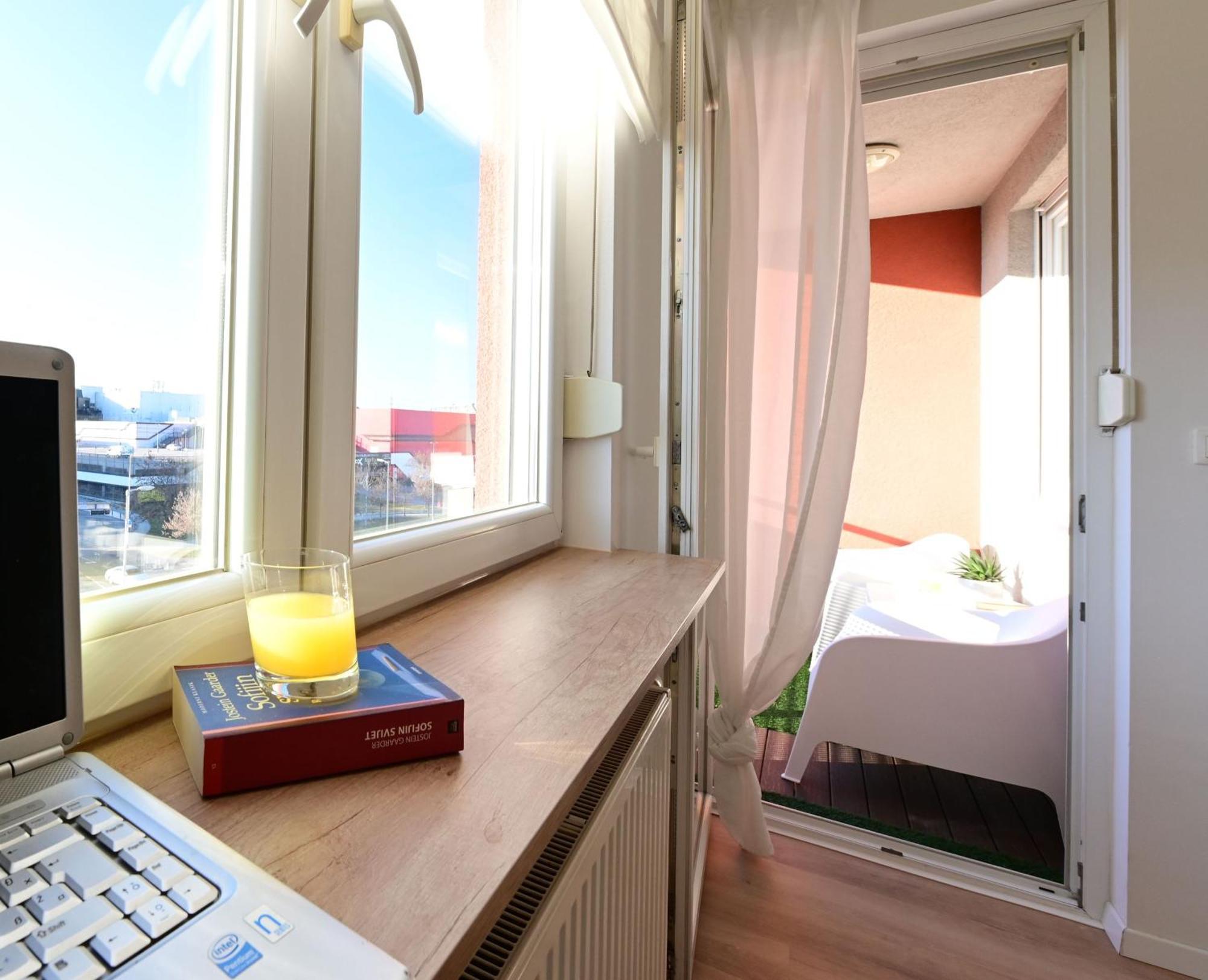 Delux Apartment La Arena With Private Garage Zagreb Luaran gambar