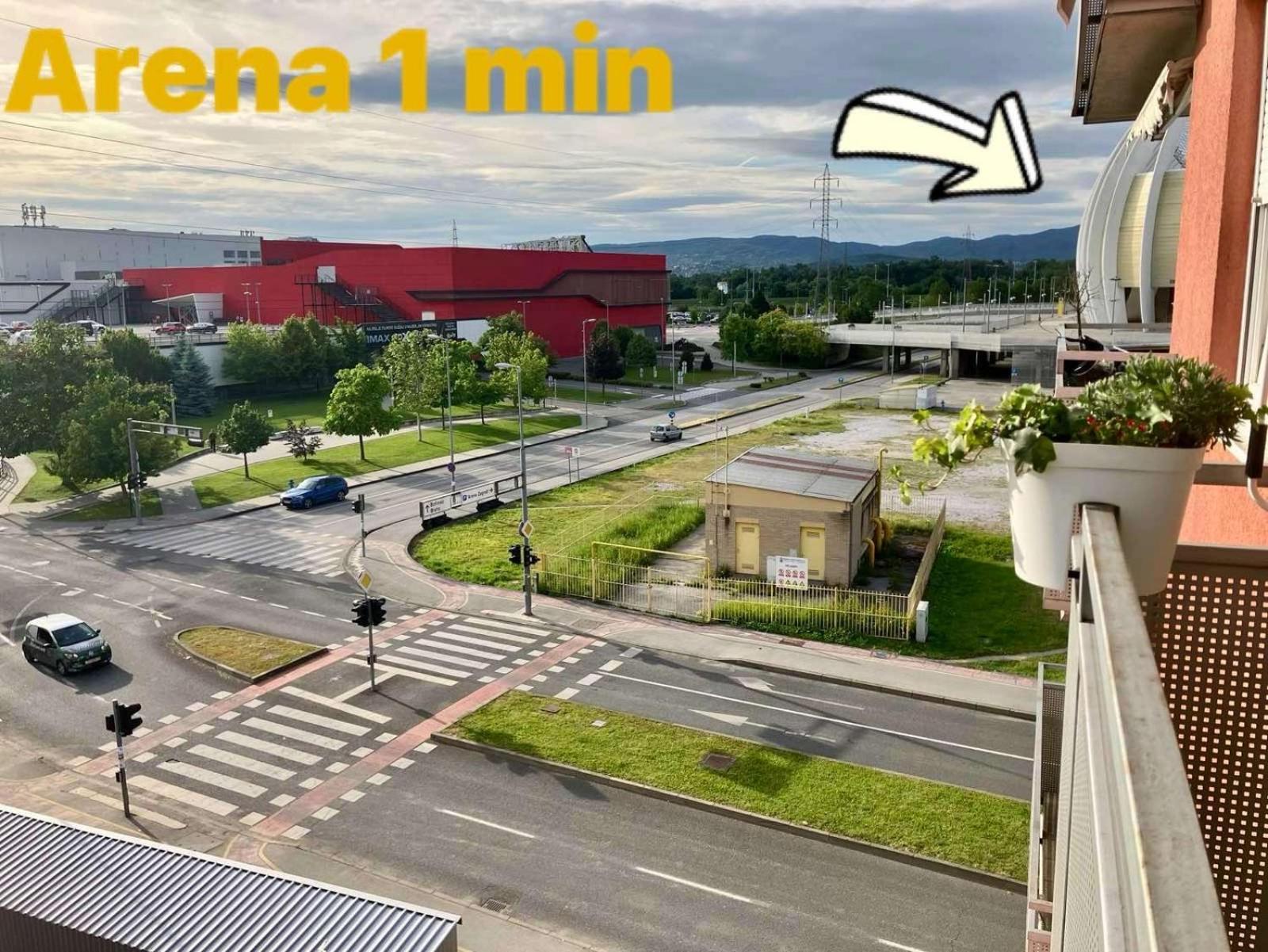 Delux Apartment La Arena With Private Garage Zagreb Luaran gambar